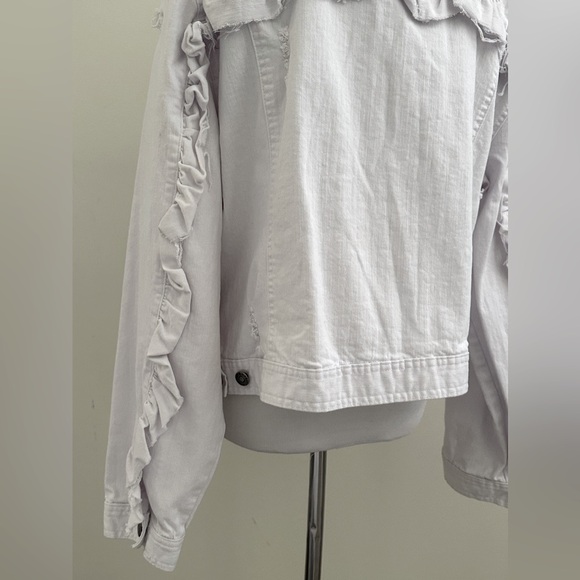 ELLIOTT & VINE || White Distressed with Ruffles Jeans Jacket. Sz. 1X - Picture 9 of 16